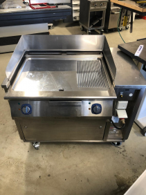 Grillplatte mit Aktivkohleabsaugung